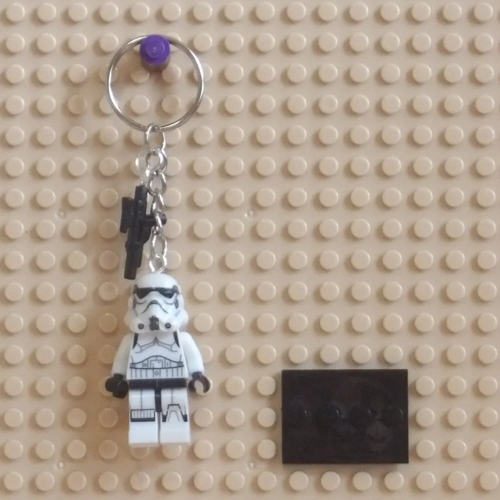 MINIFIGURE KEYCHAIN Star Wars- Clone Trooper Stormtrooper w/Blaster Charm +Stand